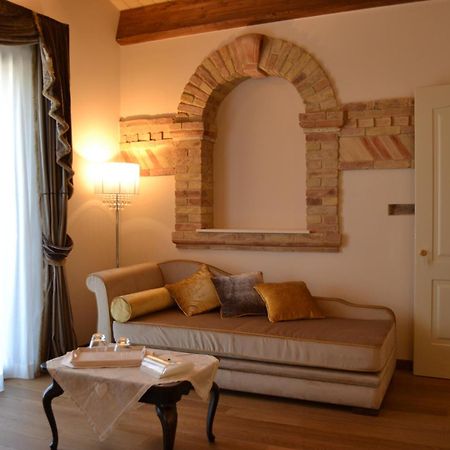 Agriturismo De Luca Mozzagrogna Exteriör bild
