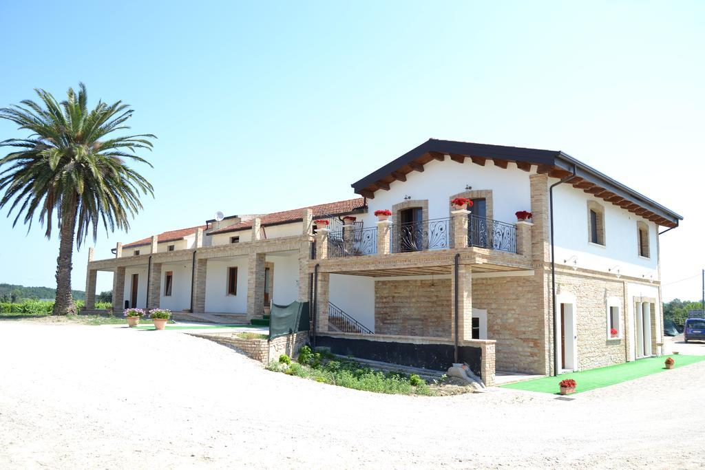 Agriturismo De Luca Mozzagrogna Exteriör bild