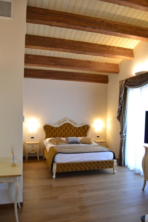 Agriturismo De Luca Mozzagrogna Exteriör bild