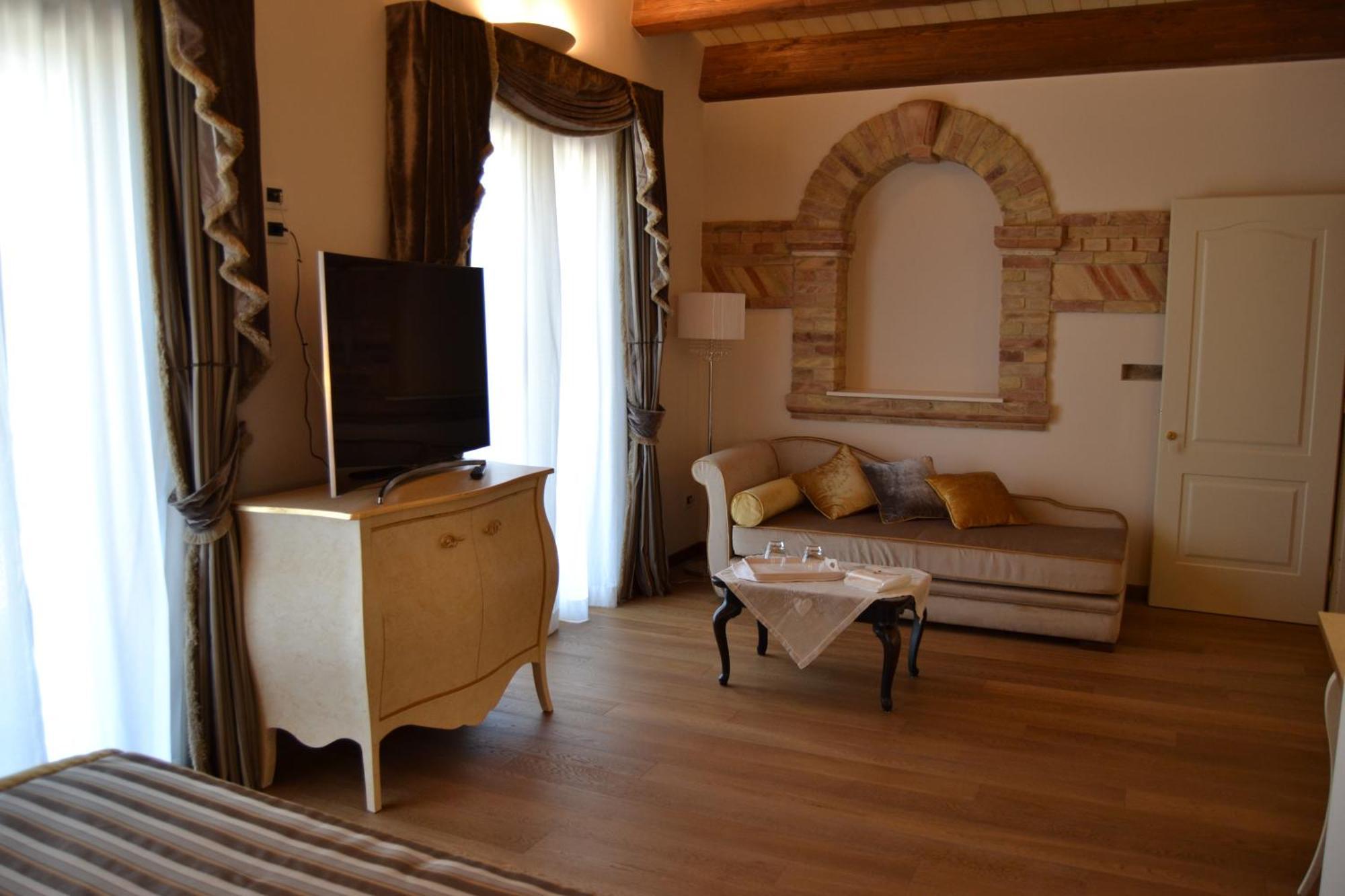 Agriturismo De Luca Mozzagrogna Exteriör bild